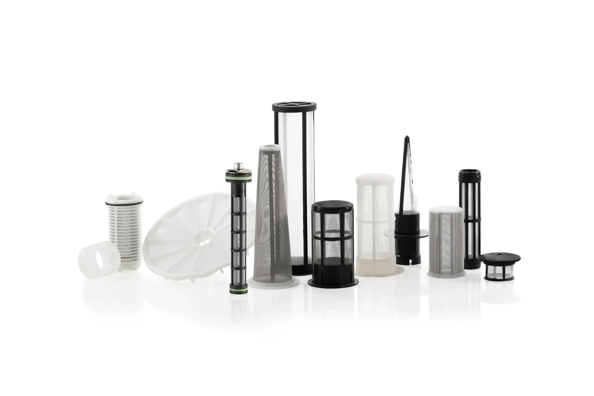 Mixed range of cylindrical mesh and plastic filters